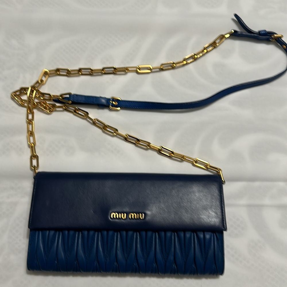 Miu Miu Wallet On Chain - image 4